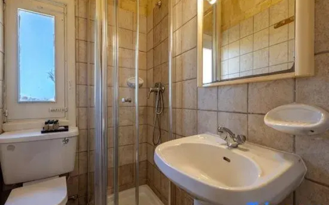 Villa Nirvana - 4 bedrooms (sleeps 8 + 2 kids) Qala village