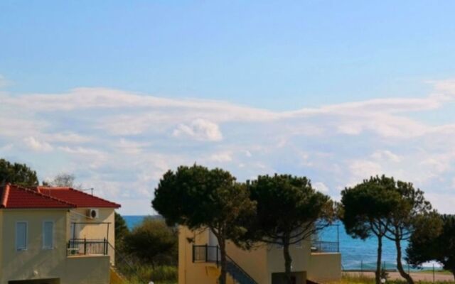Romanos Beach Villas