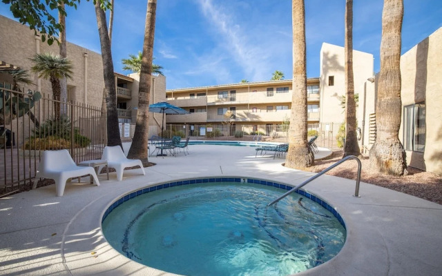 Scottsdale Miller 2 Bedroom Condo by RedAwning