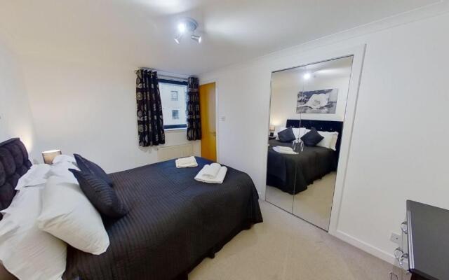 OrangeApartments Riverside Drive,5 Minutes from City Centre