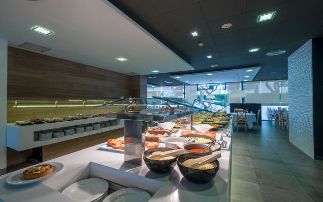 Hotel California Palace