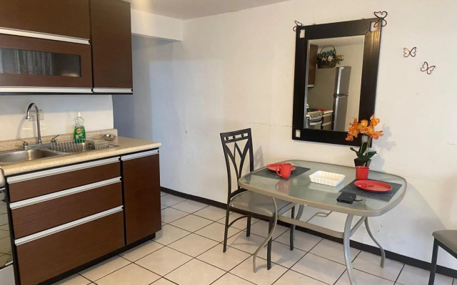 Departamento privado con cochera y WIFI