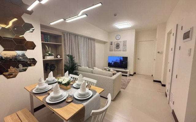 Cozy Modern Apartment Condo Unit