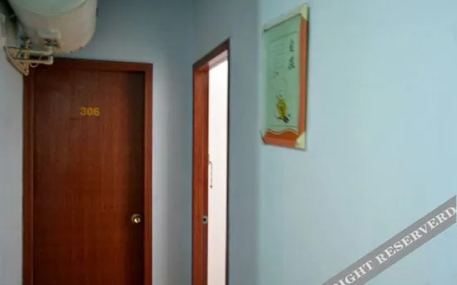 Shihe Business Hotel (Taishan Railway Station Tai'an Bus Terminal)