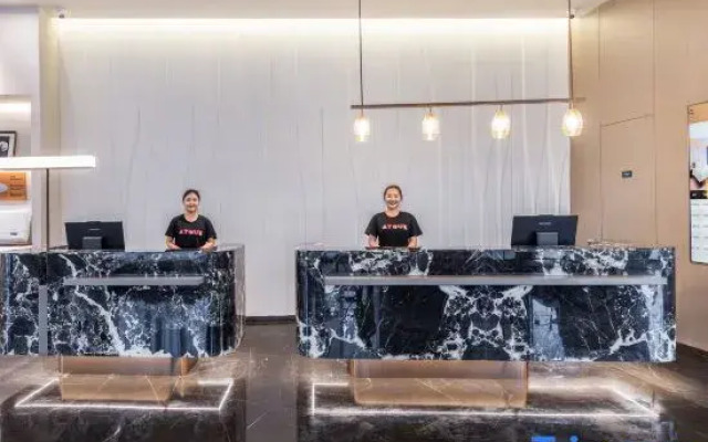 Atour Hotel Baoding East Station Hebei University New Campus