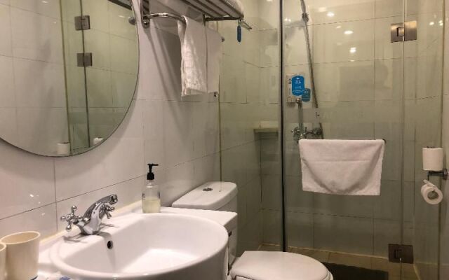 Hanting Hotel (Liufang Subway station)