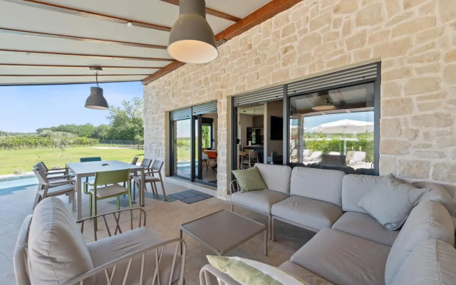 Villa Stellar