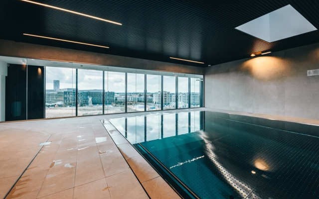 Inviting Apt w Spa Fitness & Swim Pool
