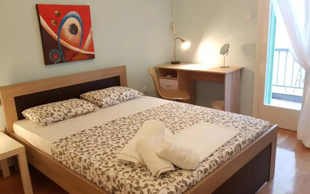 Menta errathens Apartment - Athens Center, 5 BD, 2 BATH