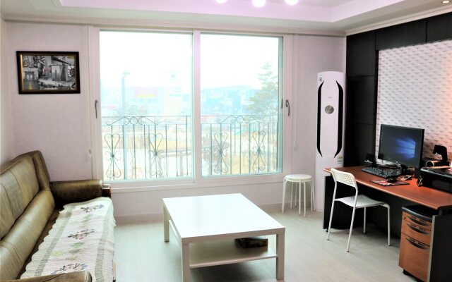 KORUS Guesthouse - Hostel
