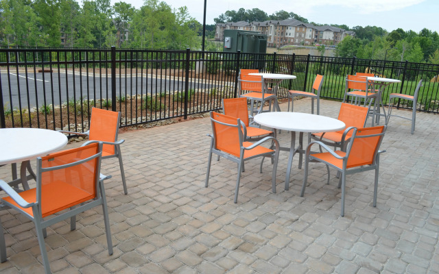 Holiday Inn Express Raleigh Arpt - Brier Crk Area