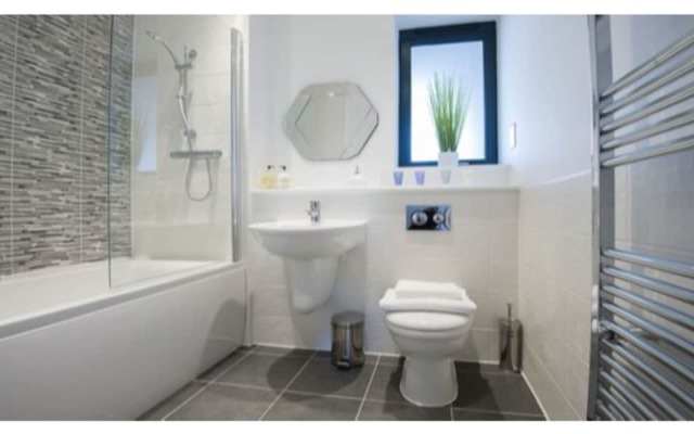 Tailored Stays - De Havilland House