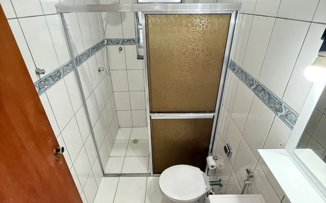 Pé na Areia Praia da Guilhermina IV