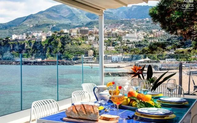 Villa Degli Dei - Private Waterfront Villa