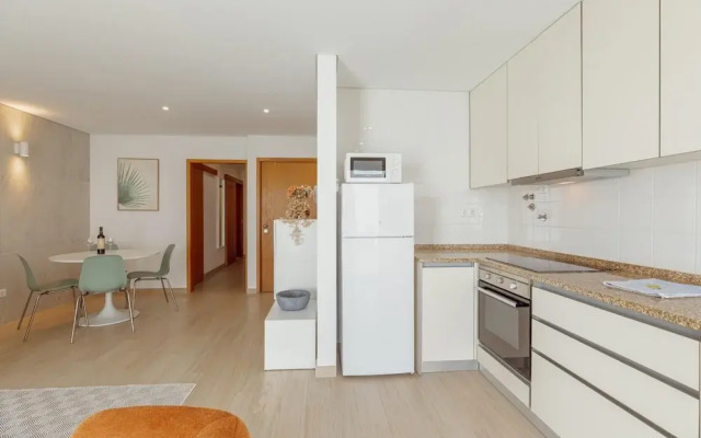 Stylish Apartment With Terrace by Homing