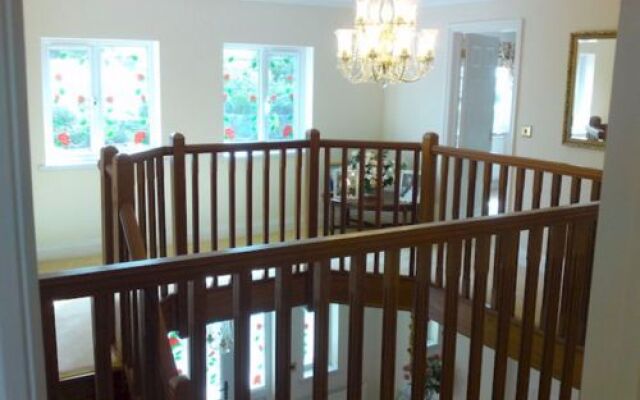 Efail Newydd