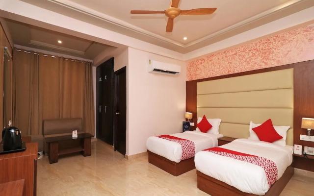 OYO 14766 Pacify Hills