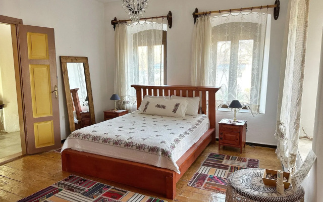 Saklı Konak