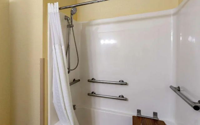 Comfort Inn and Suites North Aurora