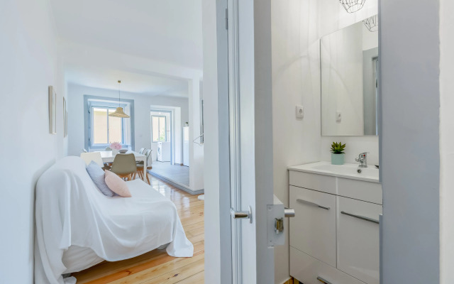 RomanticHome at Alfama's Heart