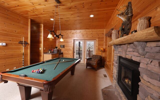 Mountain Sunrise - Five Bedroom Cabin