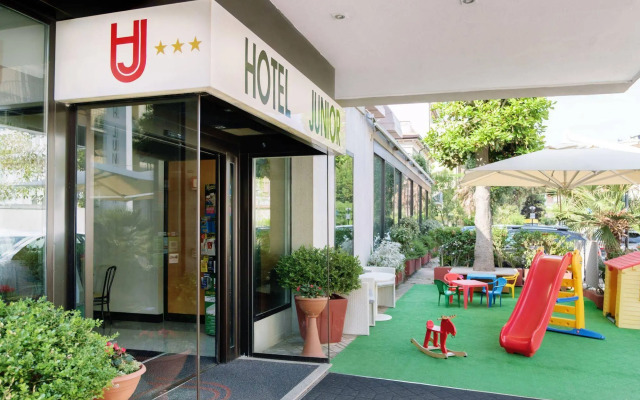 Hotel Junior