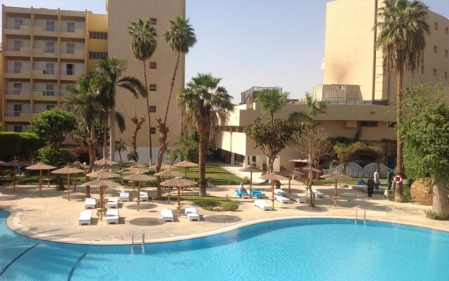 Aracan Eatabe Luxor Hotel