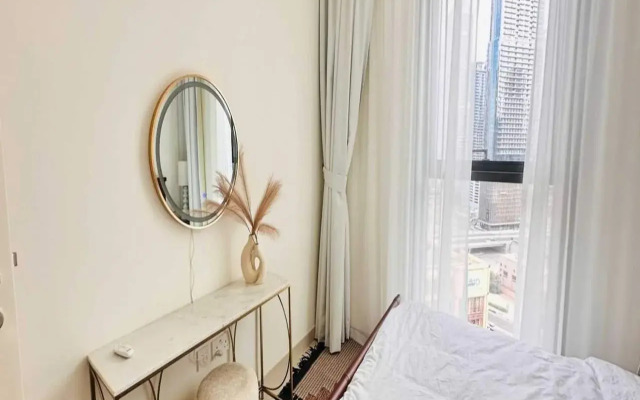 OYO HOME 1349 Burj Crown Luxury 1bed Apartment