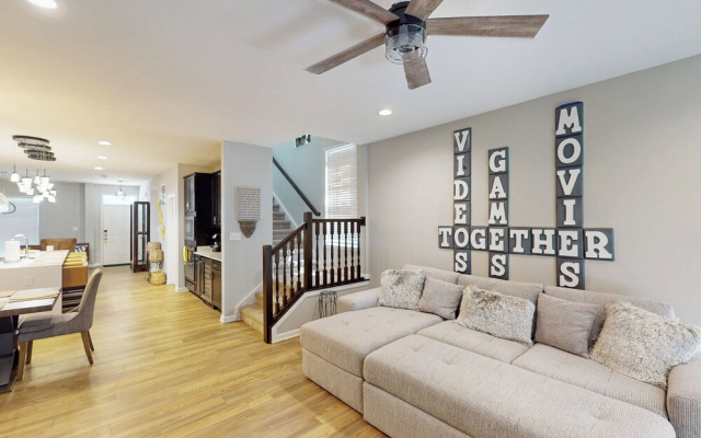 Stylish 3BR Home w/ Patio, W & D