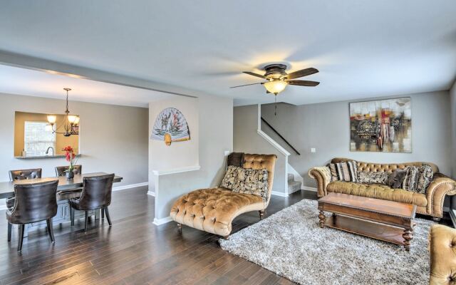 Spacious Nashville Townhome w/ Private Deck & Yard