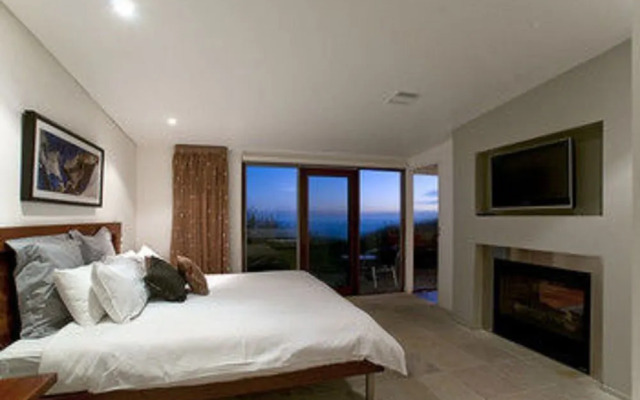 Hearn's Beachside Villa 4