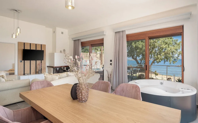 Elia Seaside Deluxe Apartment