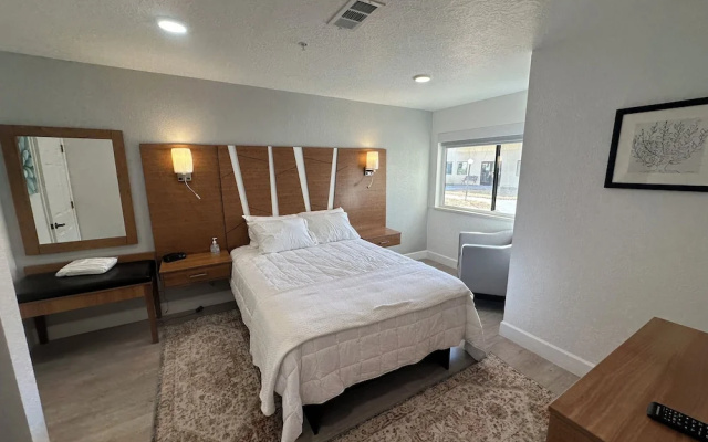 B&J Hotels