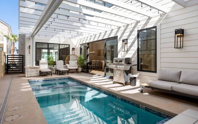 Desert Gem 7 Bedroom Home