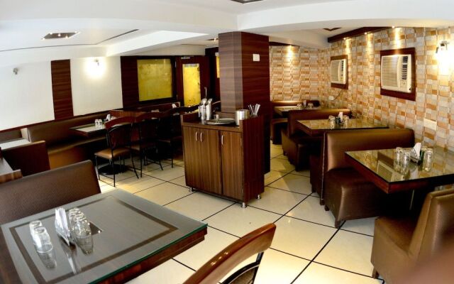 Hotel Vinamra Residency