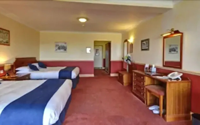 London Beach Country Hotel