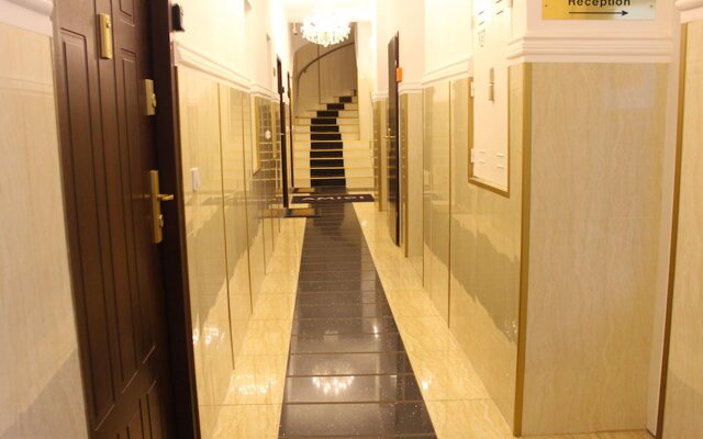 Amici Apartments