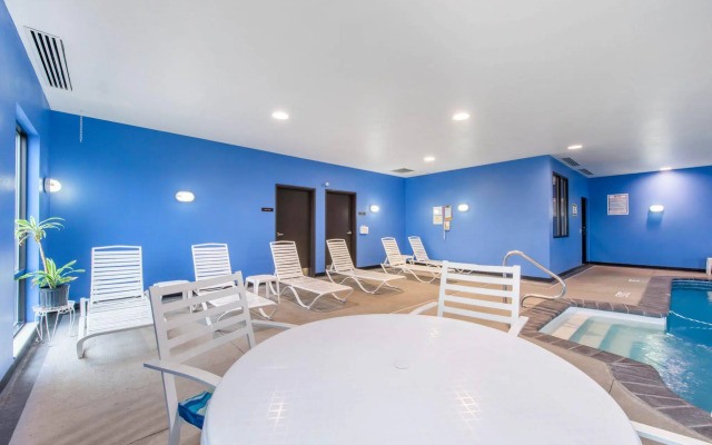 Comfort Suites Altoona North