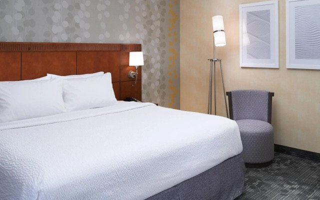 Courtyard by Marriott Detroit Dearborn