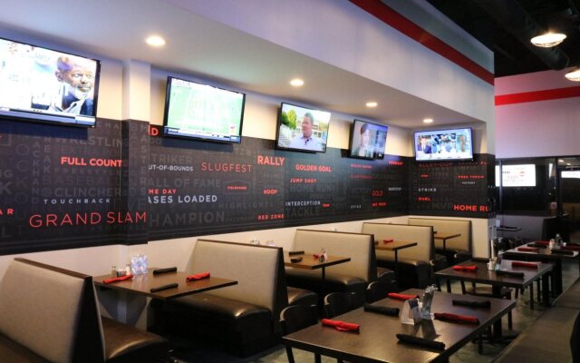 Holiday Inn Express & Suites McPherson by IHG