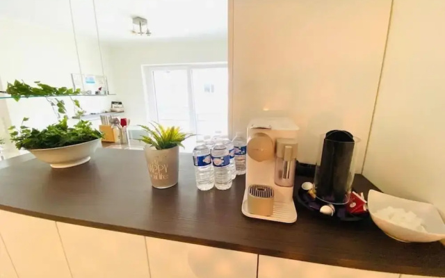 3 bedrooms in Center w Terrace&Parking