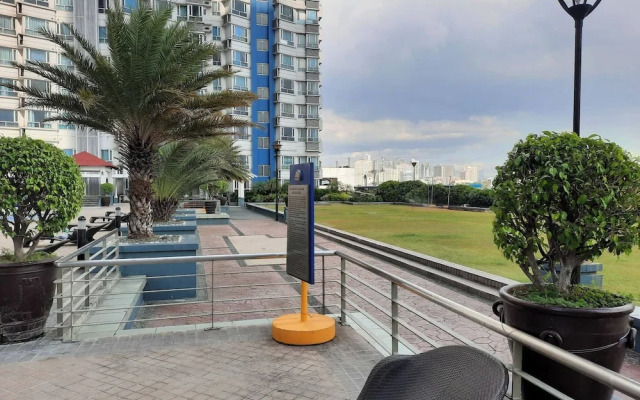 Stylish Condo at Mezza 1 With Fast Wifi & Netflix