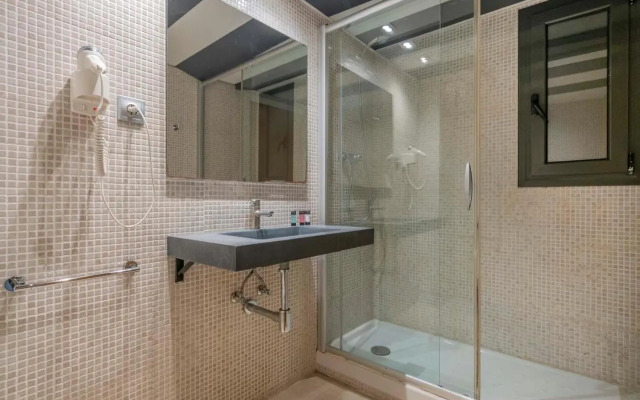 Modern and bright apartment in Eixample 1-2