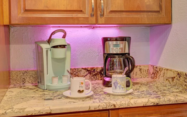 Spacious 4 3 Retreat- Heated Pool-playroom