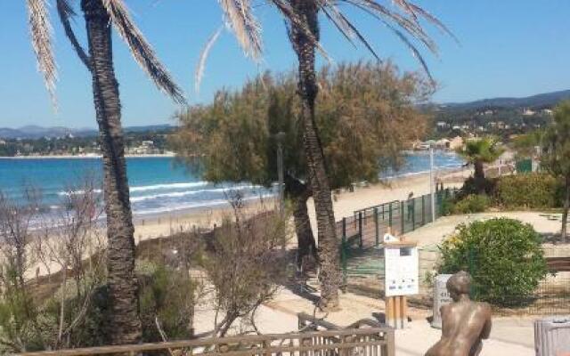 Appartement de 2 chambres a Saint Cyr sur Mer a 200 m de la plage avec terrasse et wifi