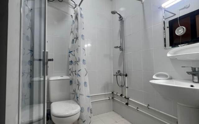 Guest Inn Hotel Llc