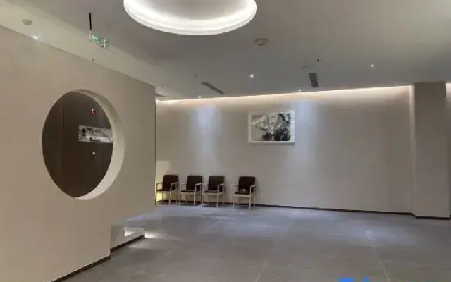 Hot Spring Forest Holiday Hotel