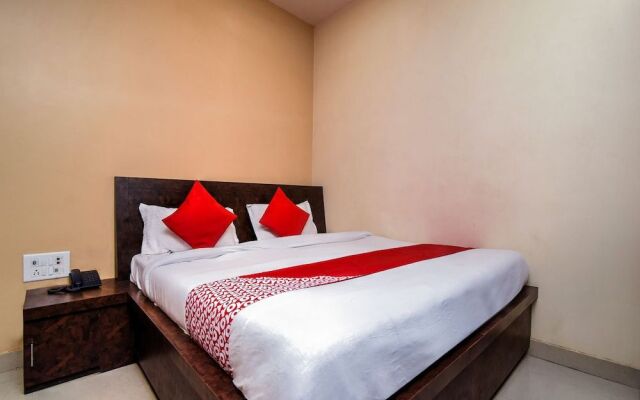 OYO 19706 Hotel Heaven
