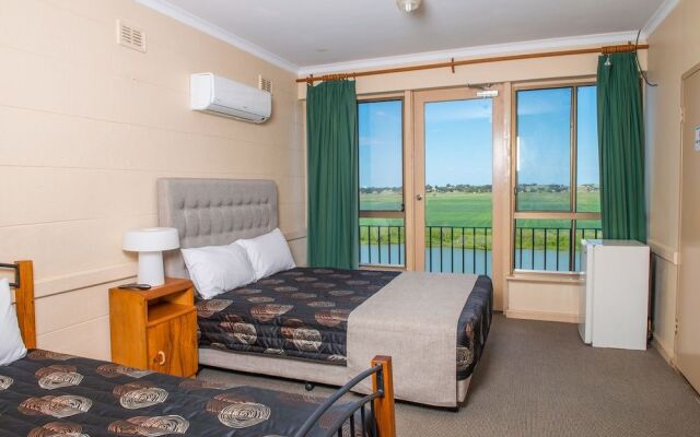 Tailem Bend Riverside Hotel