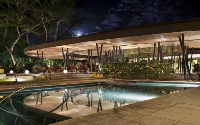 El Mangroove Papagayo, Autograph Collection